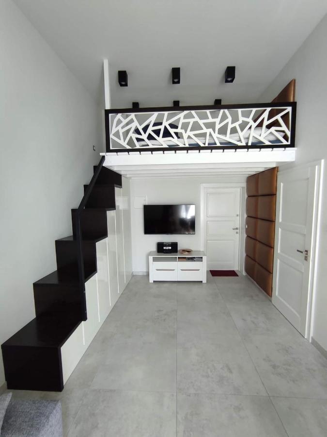 Apartament W Stylu Loft Jelenia Gora Exterior photo